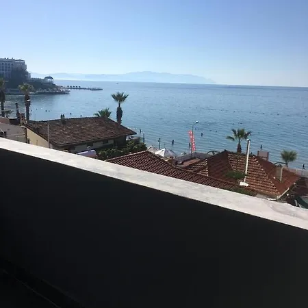 Oztas Suits Apt 8 Ladies Beach