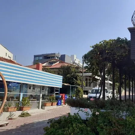 Oztas Suits Apt 8 Ladies Beach 库萨达斯